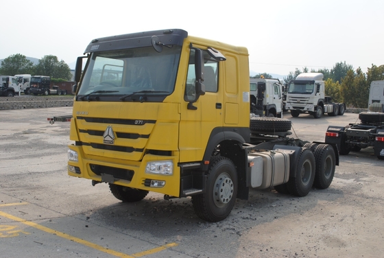 Verkaufen Sie einen Sinotruk-Traktor mit Euro 2 Emissionsstandard 5600x2300x1500