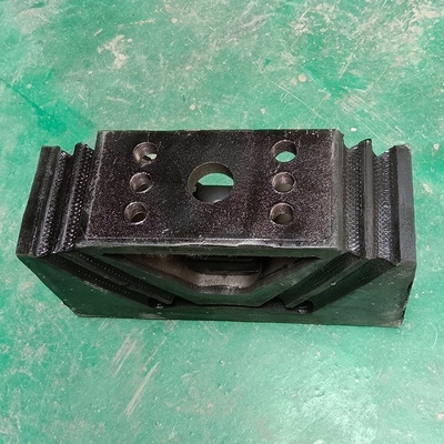 Teile für das Radantriebssystem Sinotruk HOWO Lkw-Motor Halter Gummibefestigung Az9725590031