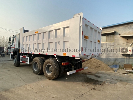 Verkaufen Sie Sinotruk HOWO 6X4 Dump Trucks mit ISO Reifenzertifizierung und 351-450 PS